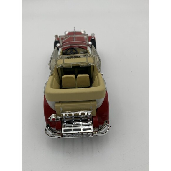 National Motor Museum Mint 1928 Lincoln Dietrich Limousine 1/32 Scale Toy Car  - Picture 5 of 10